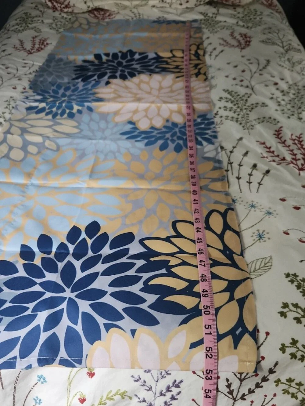 NWOT Blue, Yellow, And Cream Floral Valance Curtain
